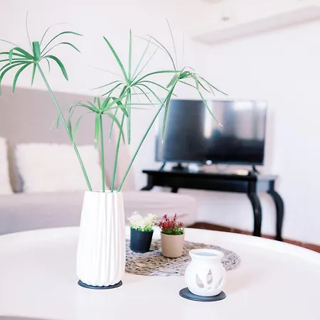 Laplayasuites 1st * Perigialion